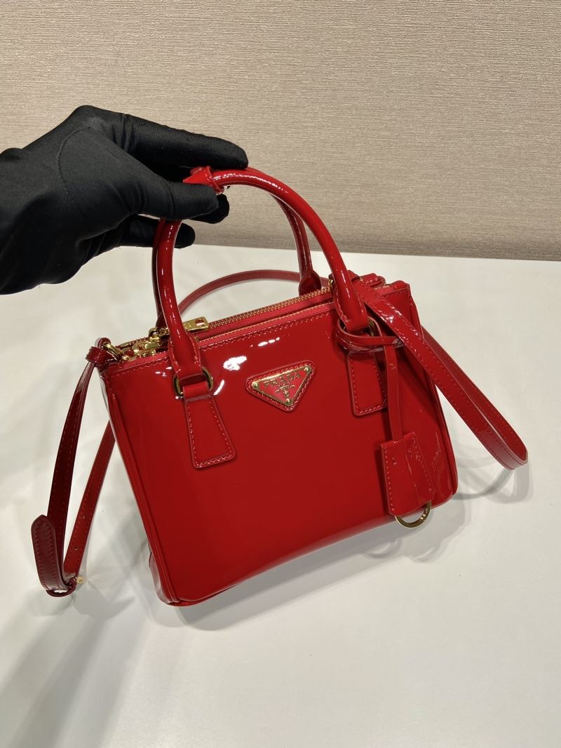 Pra*a bucket bags